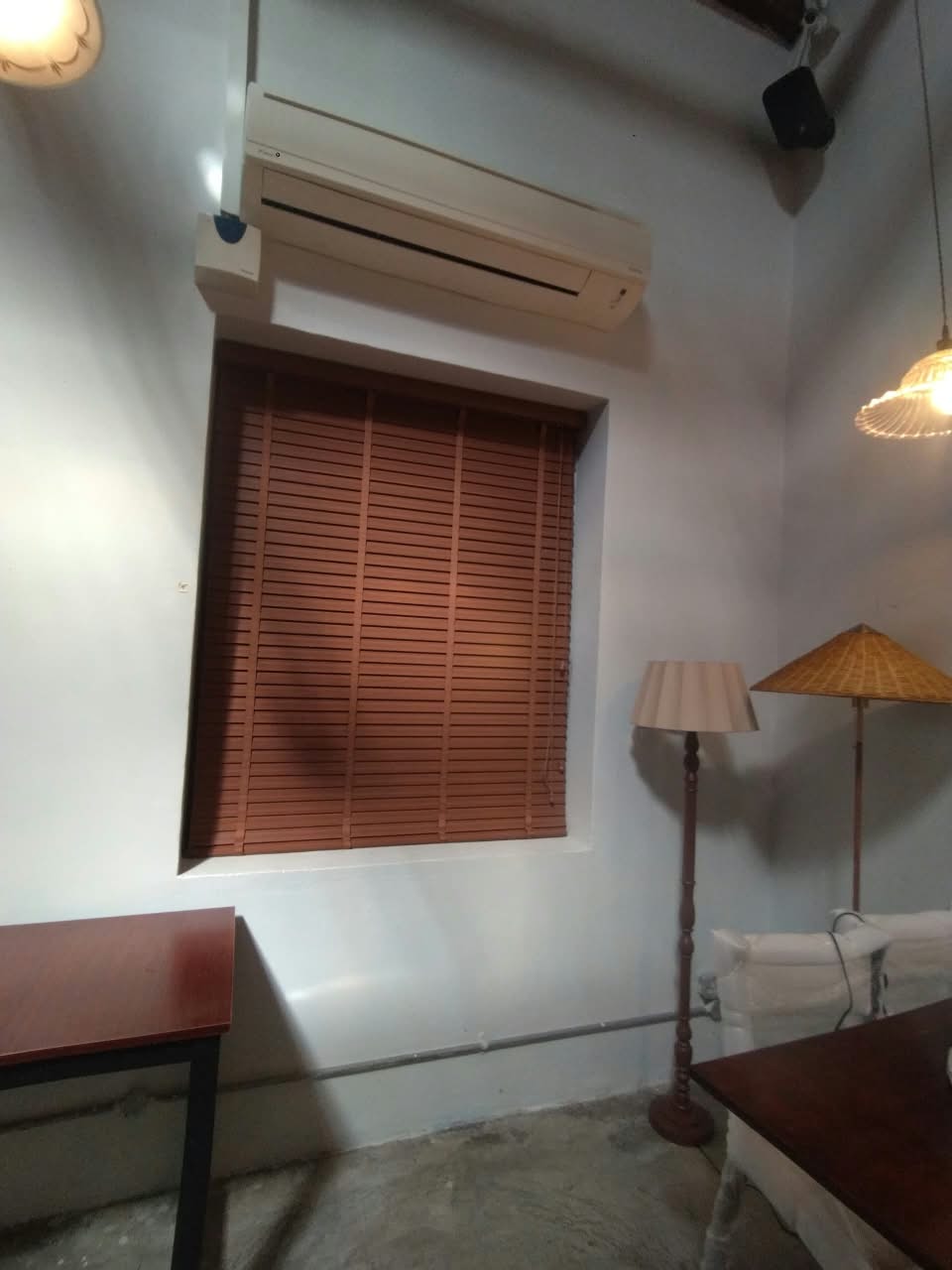 TIMBER PS BLINDS & LANTEX BLIND